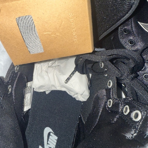 NIKE Jordan 1 Retro High OG Satin
Shadow (Women's) Size 12 Brand New - Picture 8 of 11